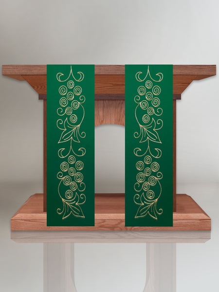 Eucharistic Altar Scarves in Kelly Green