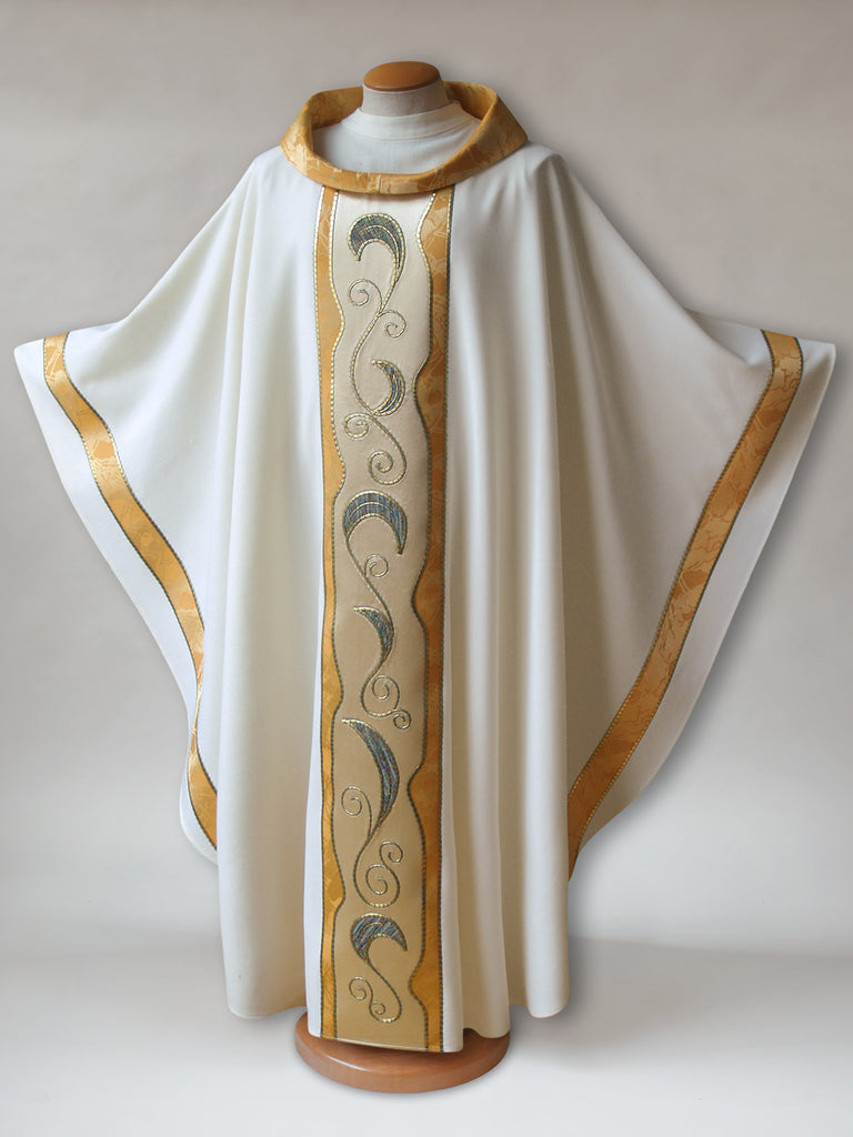 Art Nouveau White & Gold Chasuble